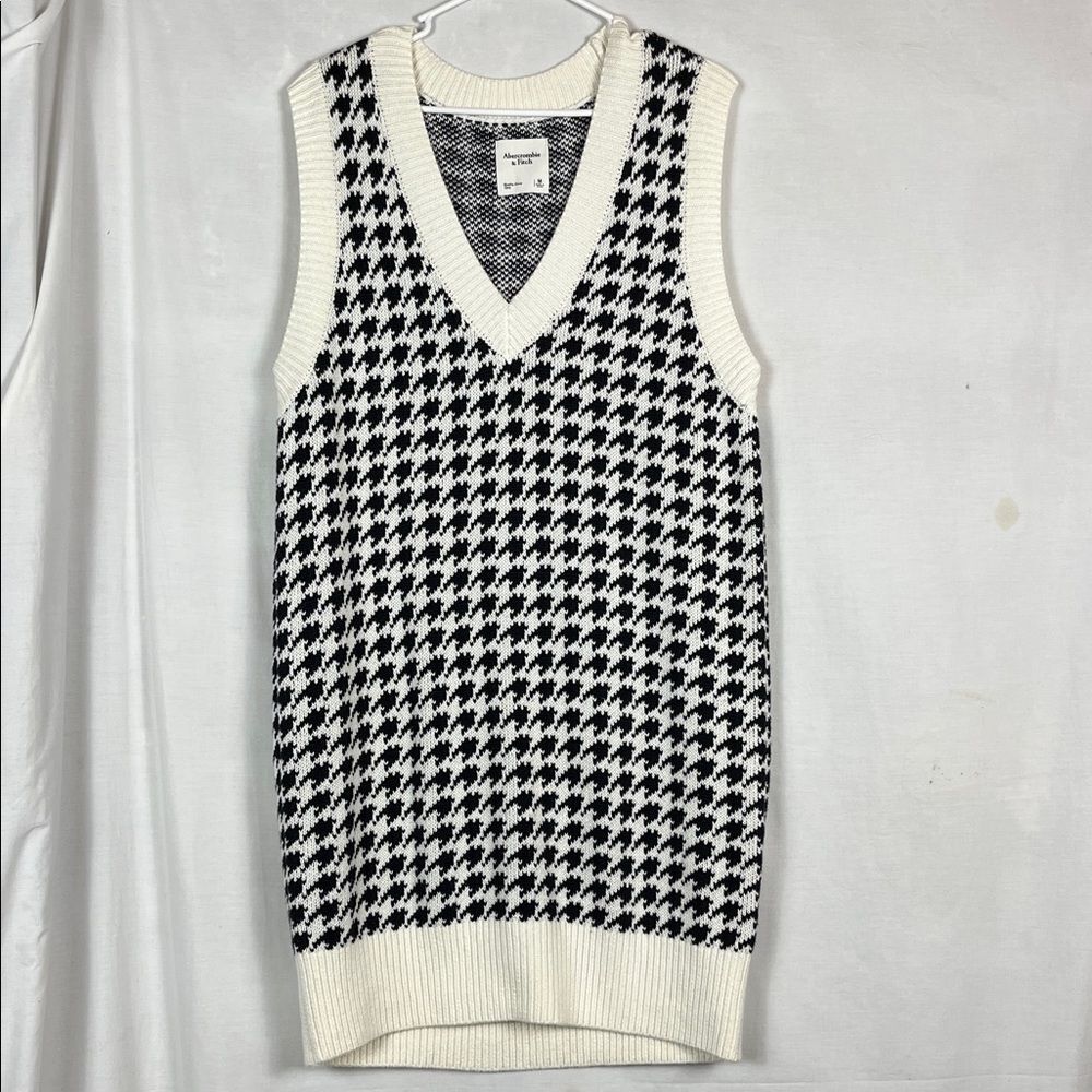 Abercrombie and Fitch Houndstooth Sweater Dress